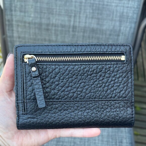 Kate Spade Bay Street Stacy Black Pebbled Leather Bi-Fold Compact Wallet - Picture 2 of 8